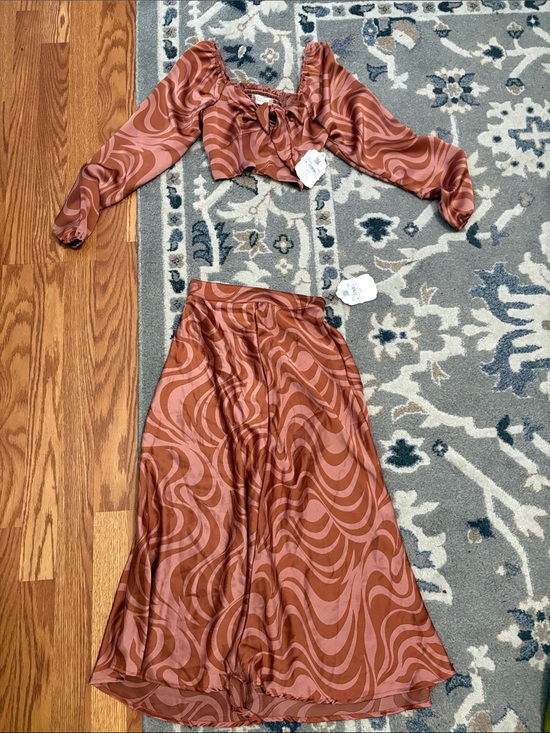 Altar'd State Dresses & Skirts - Altar'd State Rust and Mauve Swirl Satin Two-Piece Skirt Set